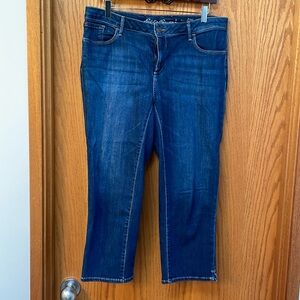 Soft curvy fit crop jeans!